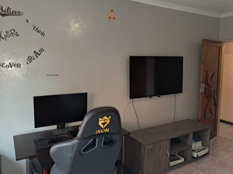 4 Bedroom Property for Sale in Klipkop AH North West